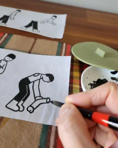 조원희 작가가 그림을 그리는 작업 모습